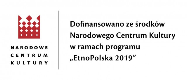 Tabliczka z informacją o Dofinansowaniu na stroje krośnieńskie - program NCK EtnoPolska 2019